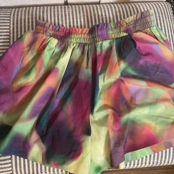 Athleta KEYS ENLIGHTEN UP FLUTTER SHORT - Picture 9 of 9